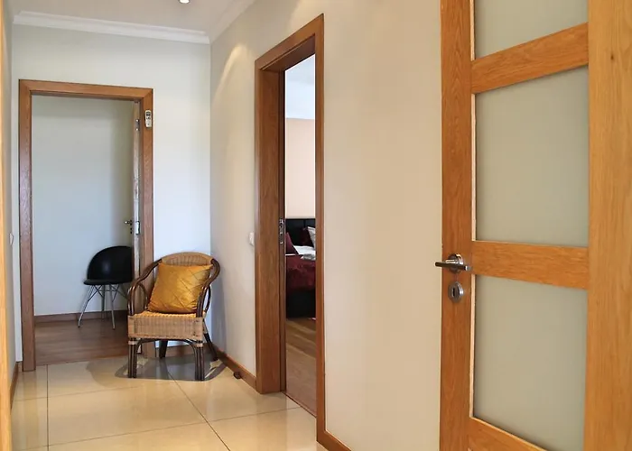 Tranquil With Pool In Arcoview *