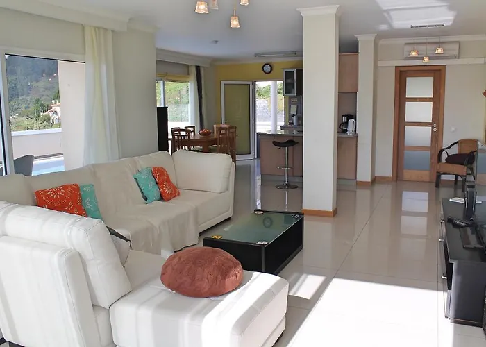 Tranquil With Pool In Arcoview Calheta (Madeira)